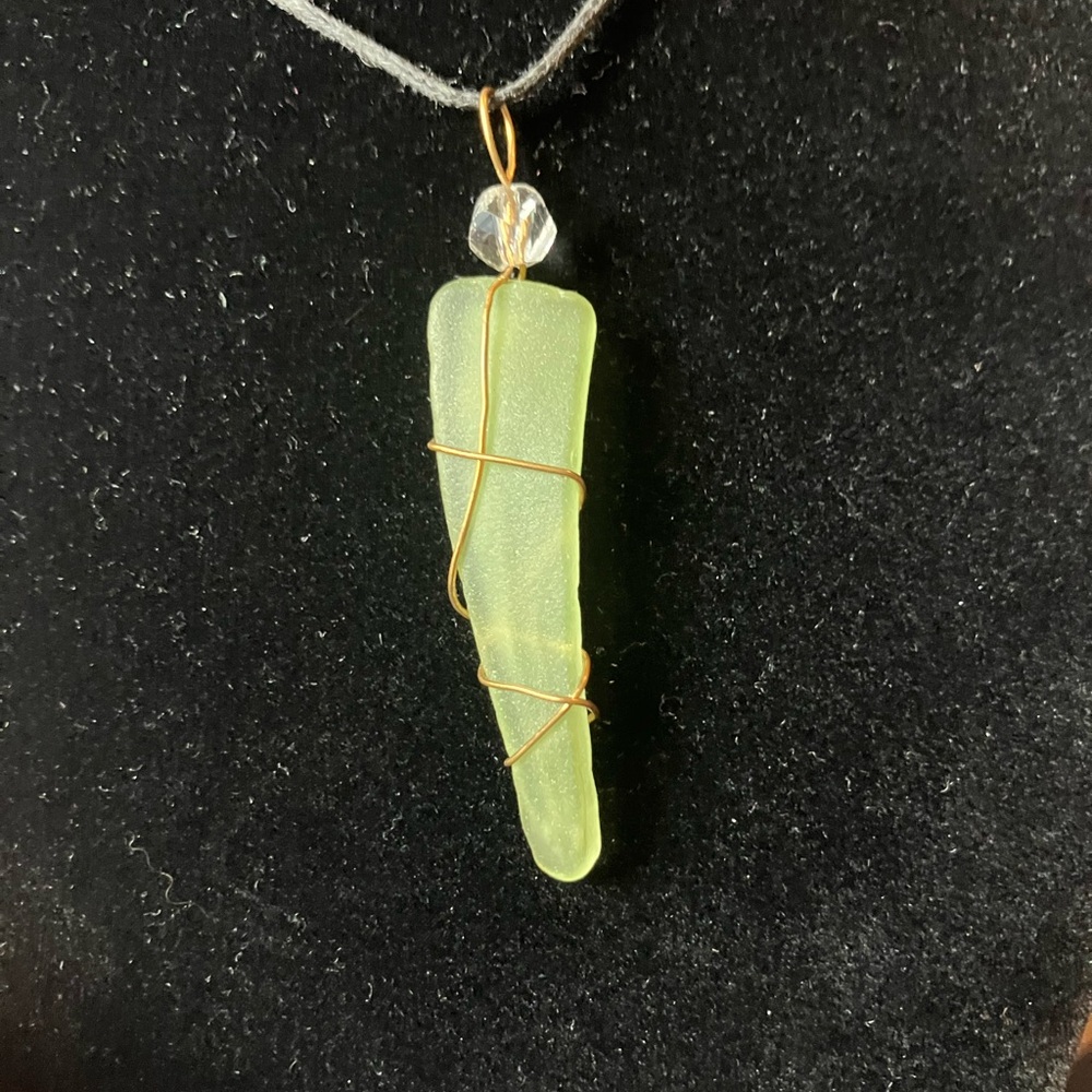 #57 handmade seaglsss pendant necklace